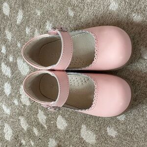 L’AMOUR Chloe Classic Scalloped Leather Mary Jane